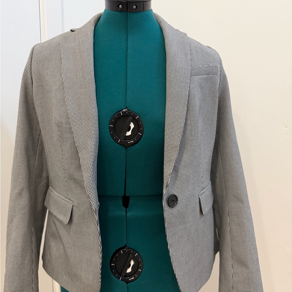 Ann Taylor One-Button Black and White Houndstooth Blazer